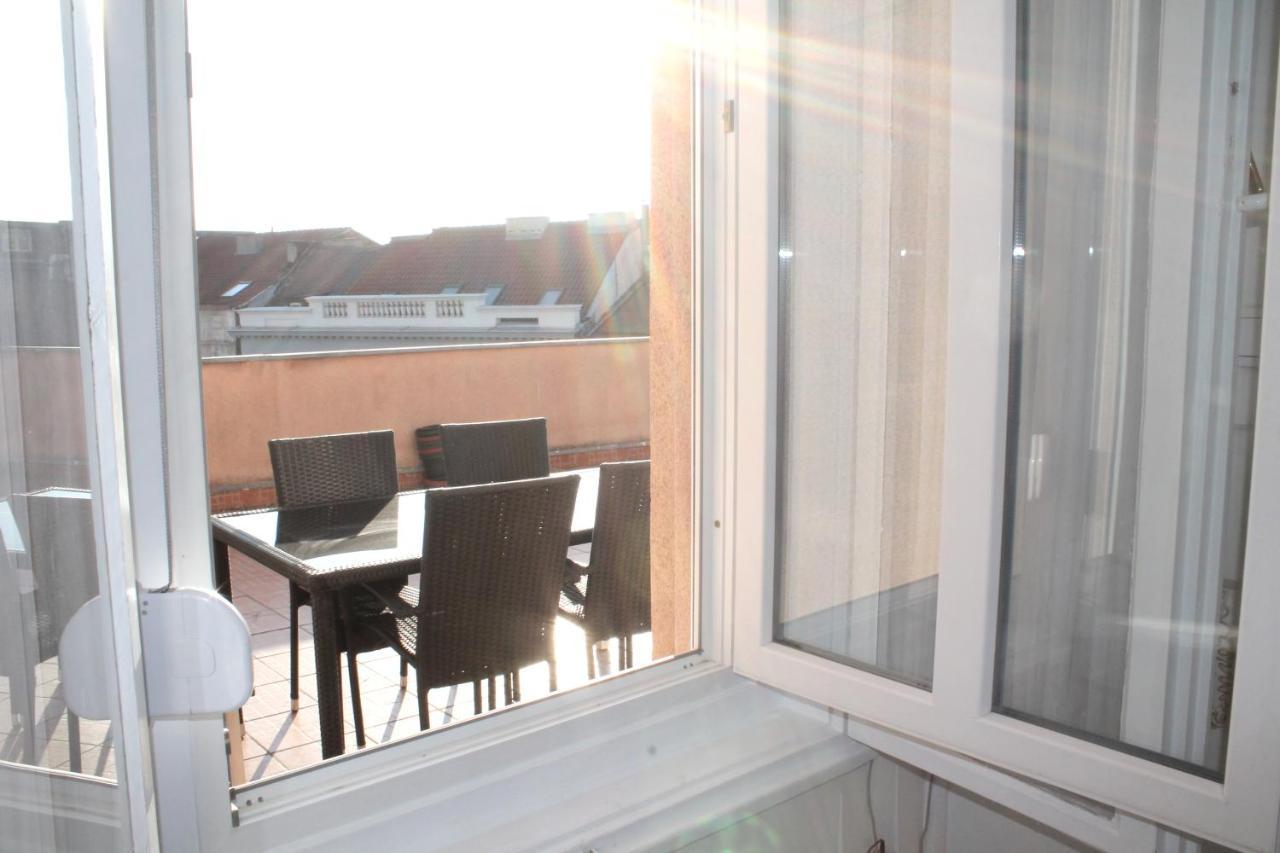 Rooftop Apartment Belgrado Buitenkant foto