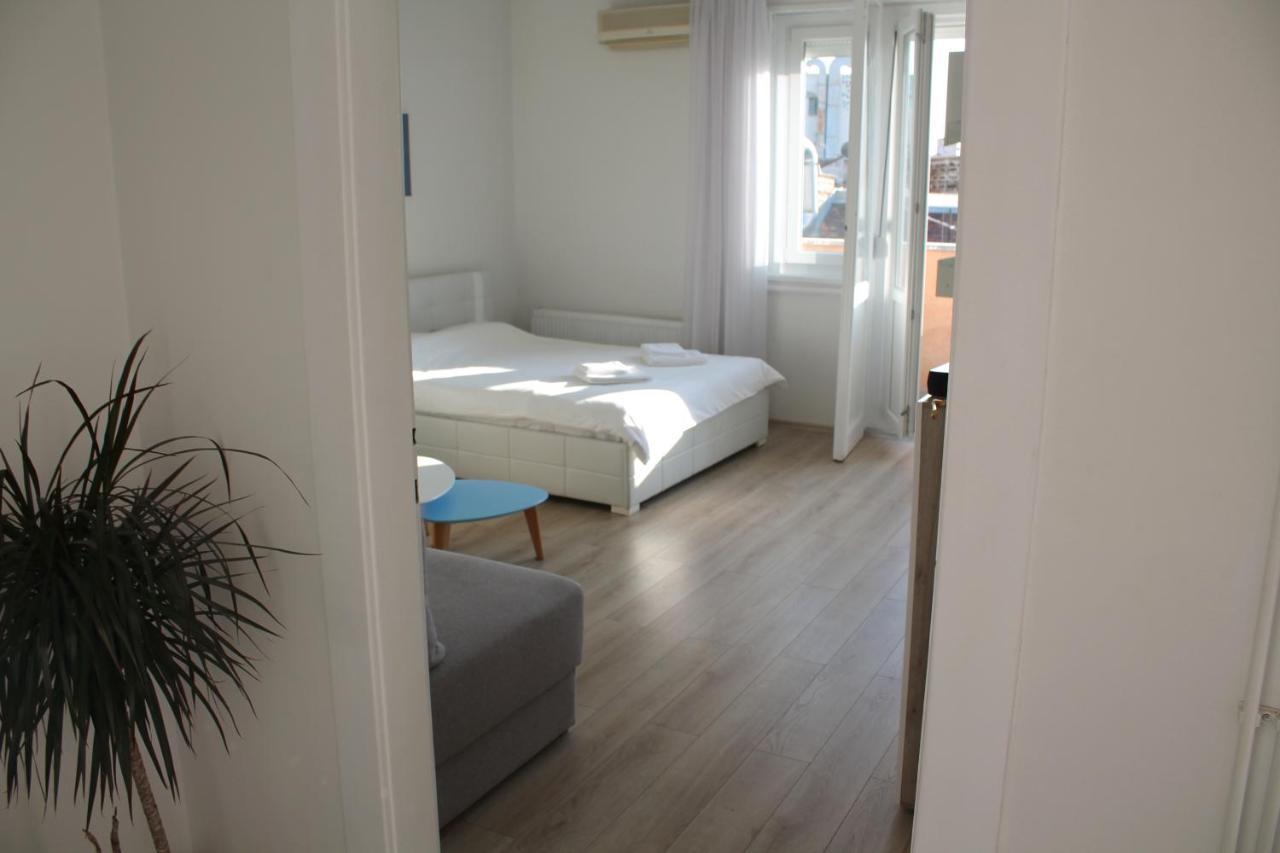 Rooftop Apartment Belgrado Buitenkant foto